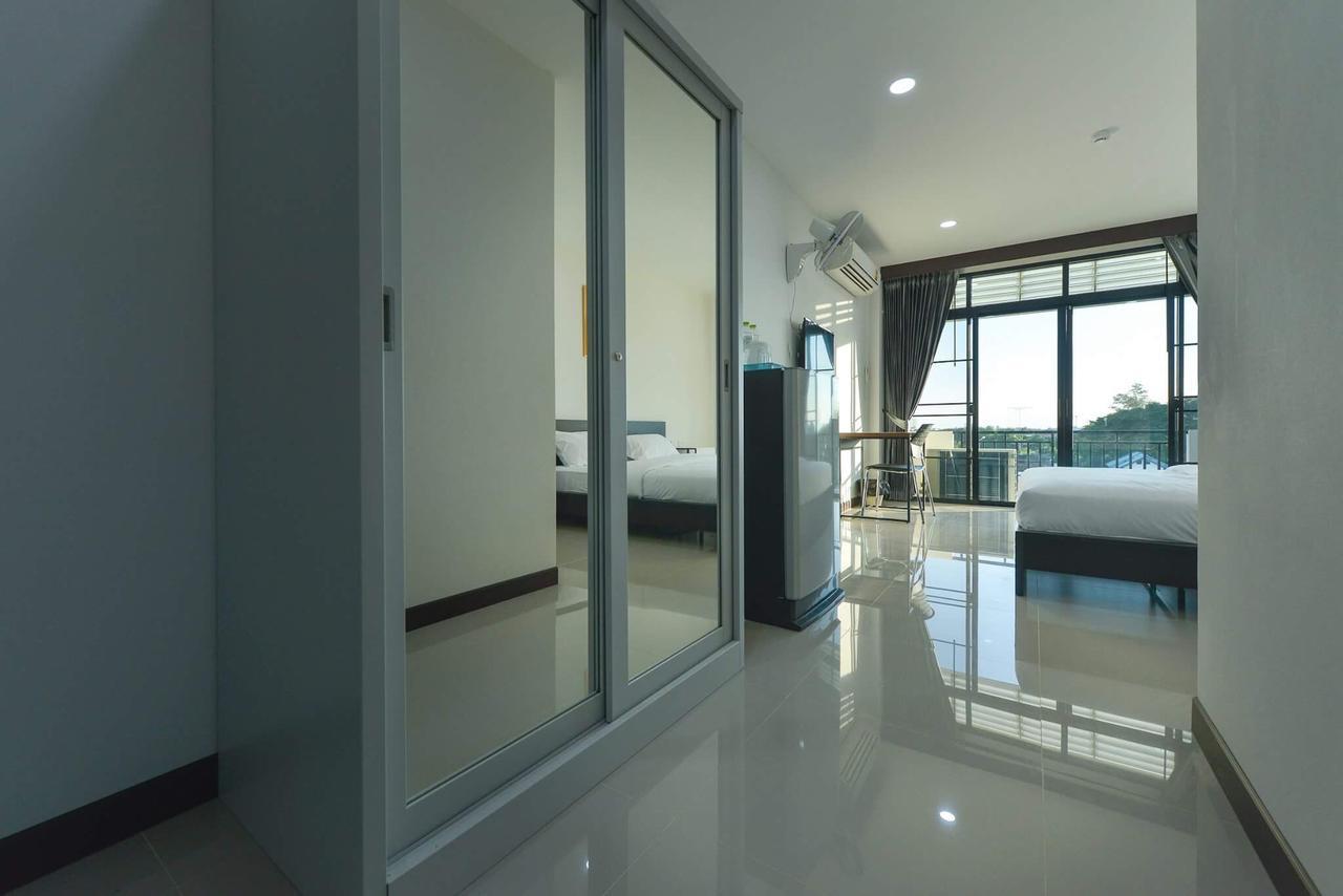 Jarat Mansion Hotel Surin Exterior photo