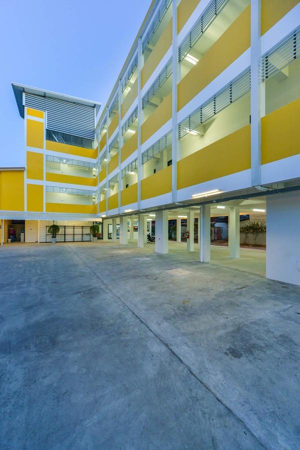 Jarat Mansion Hotel Surin Exterior photo